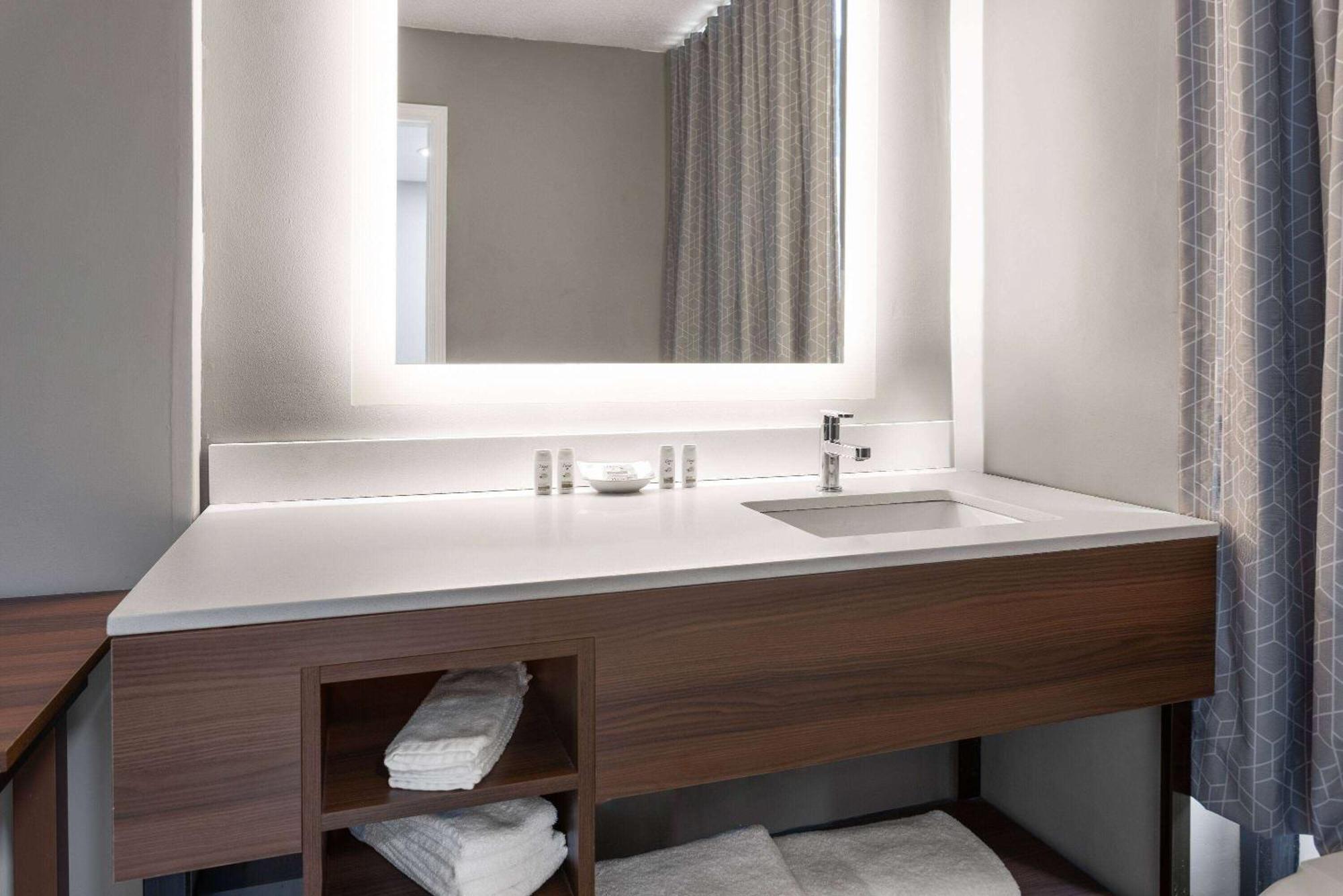 Hawthorn Extended Stay By Wyndham Columbia-Ft Jackson Exterior foto